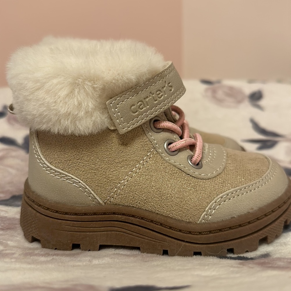 Carter’s toddler girls boot size 5 - Picture 3 of 4
